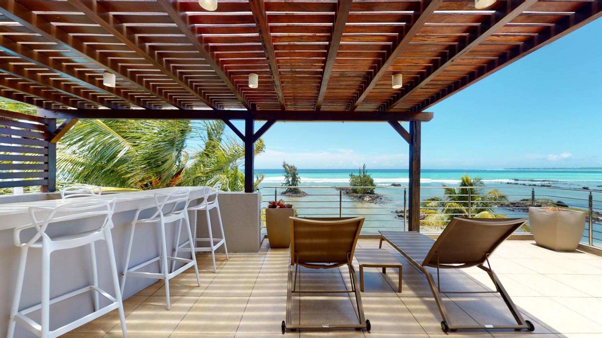 Bon Azur Beachfront Suites & Penthouses With Lov Тро-о-Біше Екстер'єр фото