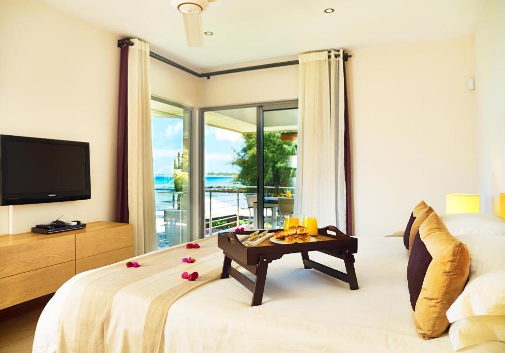 Bon Azur Beachfront Suites & Penthouses With Lov Тро-о-Біше Номер фото
