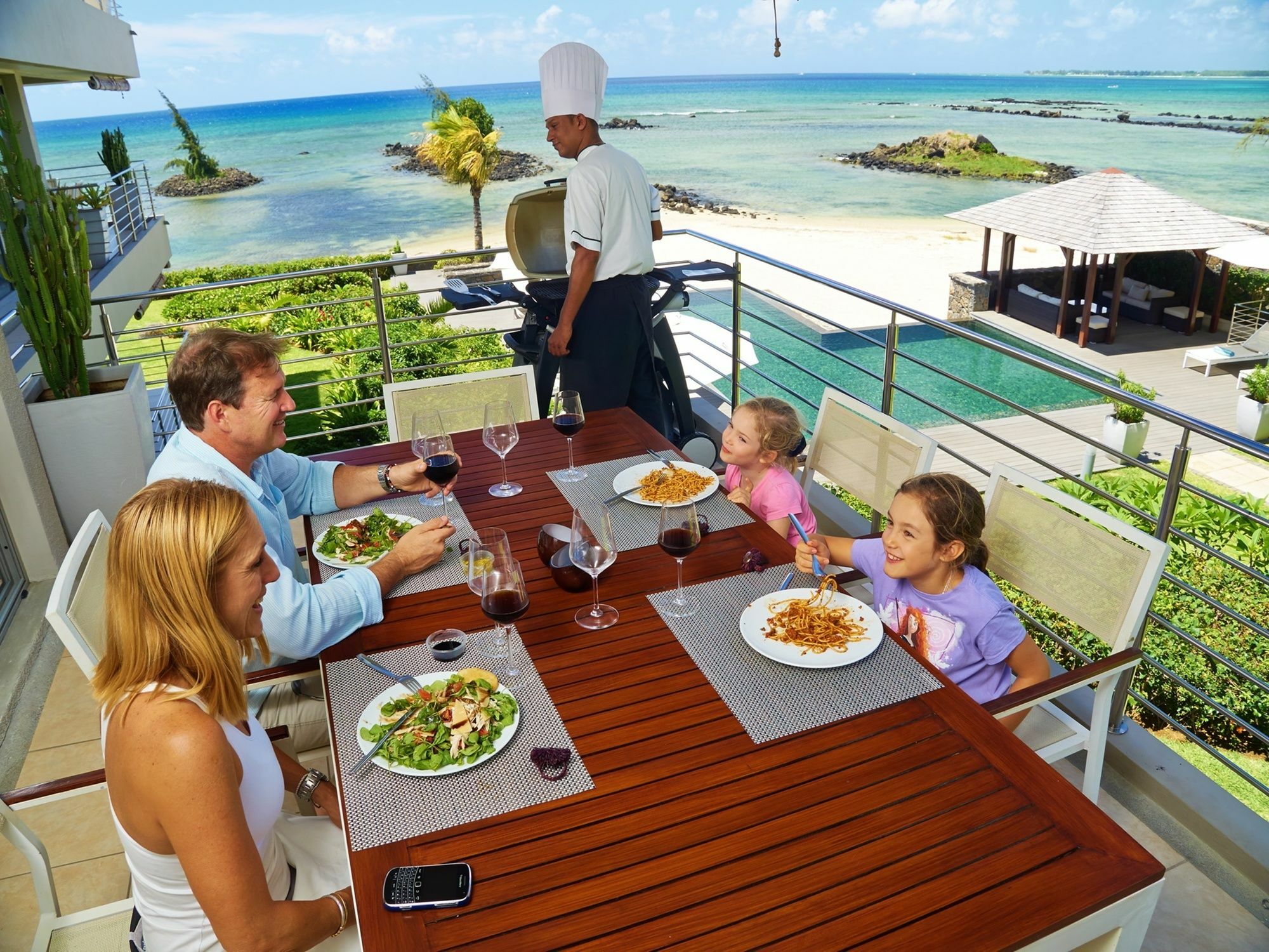 Bon Azur Beachfront Suites & Penthouses With Lov Тро-о-Біше Екстер'єр фото
