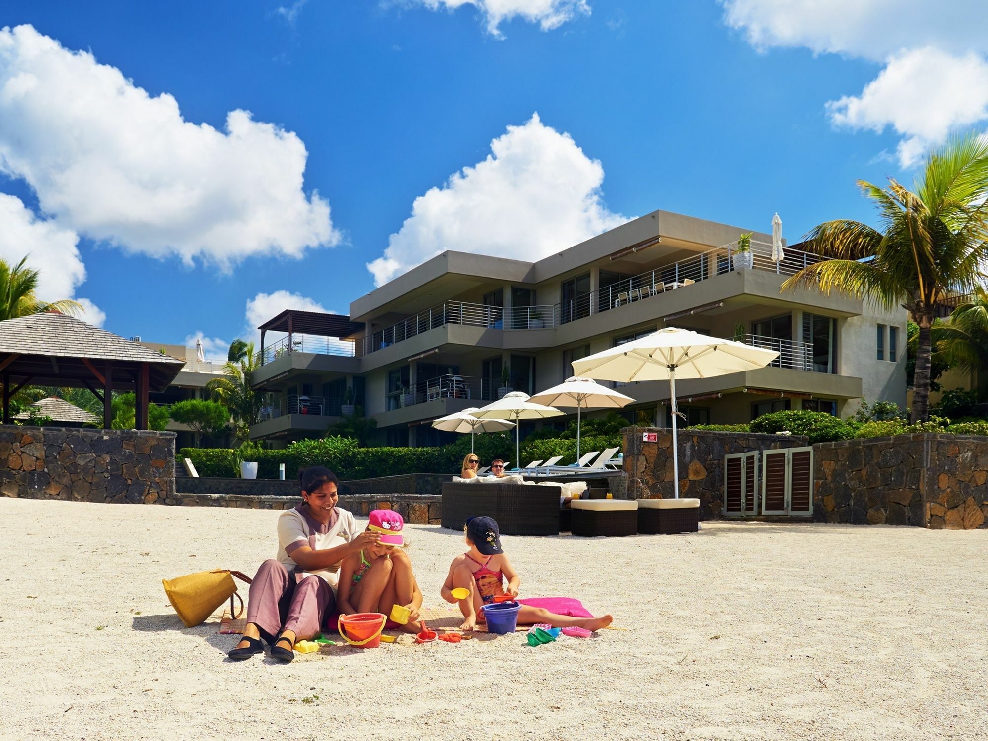 Bon Azur Beachfront Suites & Penthouses With Lov Тро-о-Біше Екстер'єр фото
